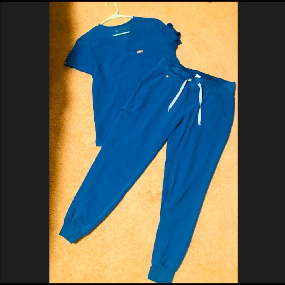 FIGS royal blue scrub set